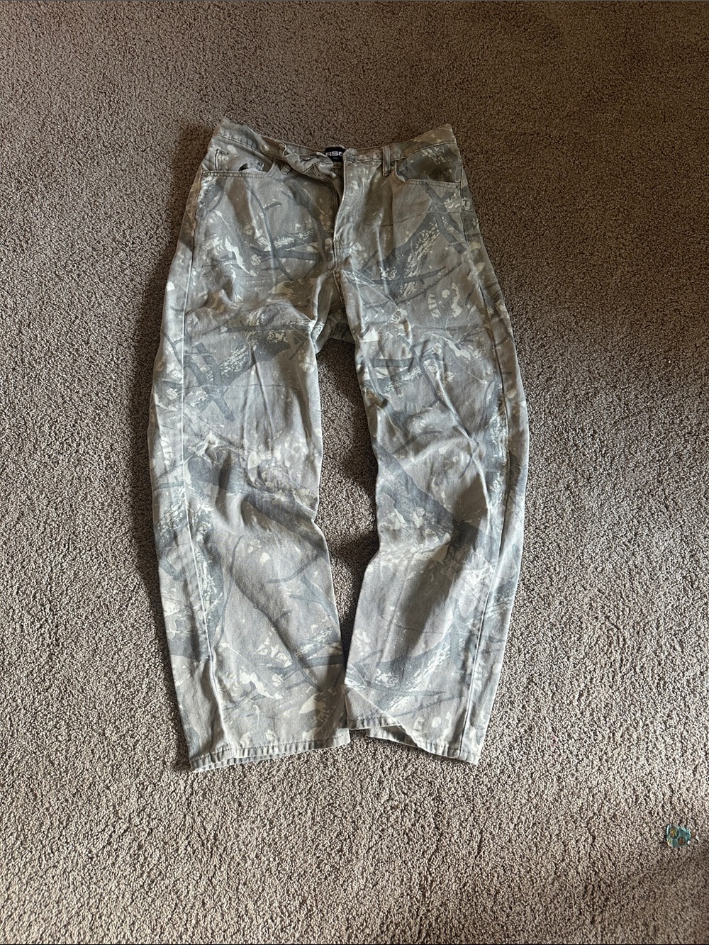Tilly's Men's Camouflage Cargo Pants - Gray Green